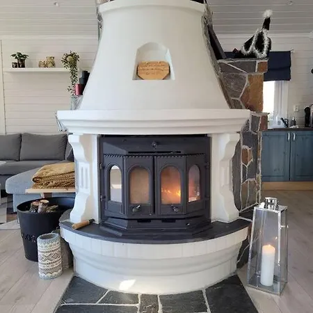 Pa Sor Senja Med Nydelig Utsikt Og Jacuzzi Holiday home