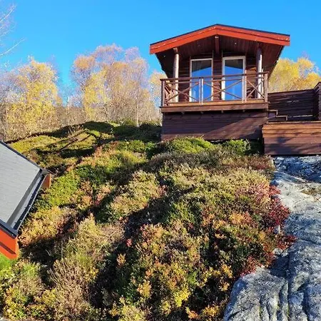 Holiday home Pa Sor Senja Med Nydelig Utsikt Og Jacuzzi