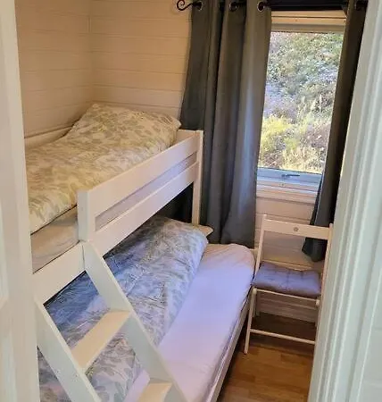 Holiday home Pa Sor Senja Med Nydelig Utsikt Og Jacuzzi *