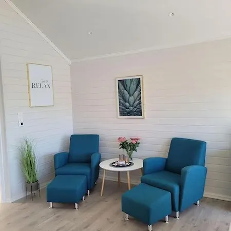 Pa Sor Senja Med Nydelig Utsikt Og Jacuzzi Holiday home *