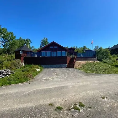 Pa Sor Senja Med Nydelig Utsikt Og Jacuzzi Holiday home Dragoy
